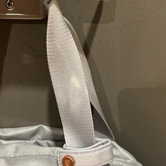 Lululemon All You Need Duffle - Picture 7 of 10